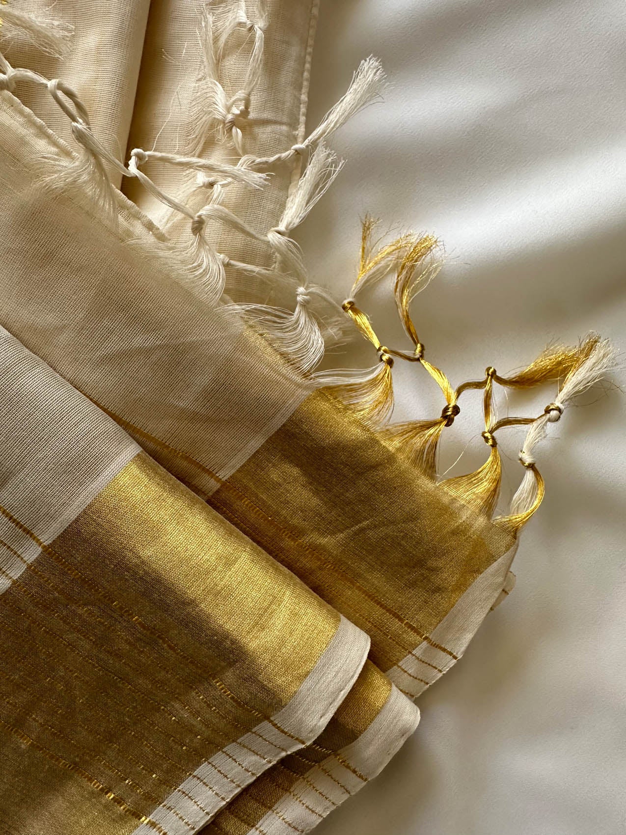 Meera Handwoven Cotton Kasavu Saree