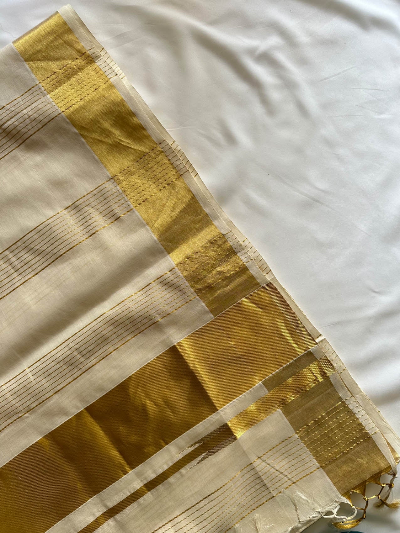 Meera Handwoven Cotton Kasavu Saree